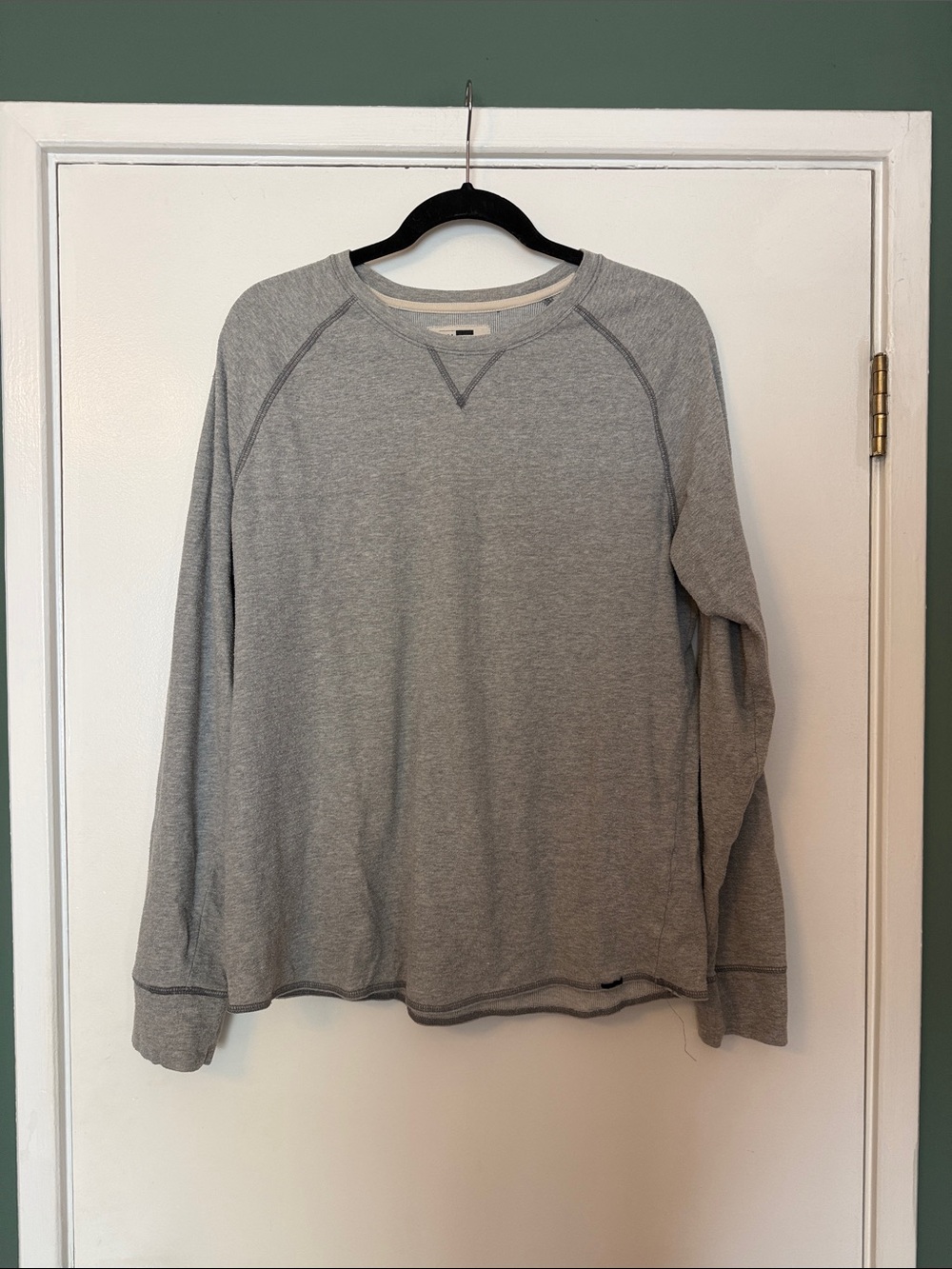 on the byas Men's Light Gray Crewneck Long Sleeve Shirt - XL